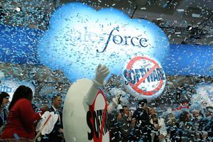 4 Must Reads Before Heading to Dreamforce 2013