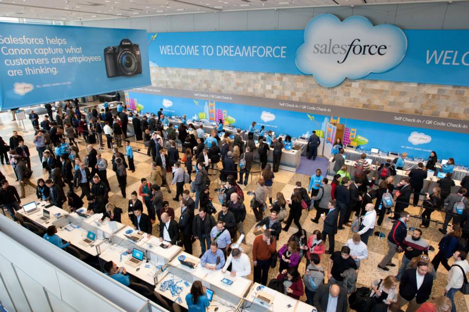 5 Key Dreamforce Sessions for Sales (and 3 Tips!)