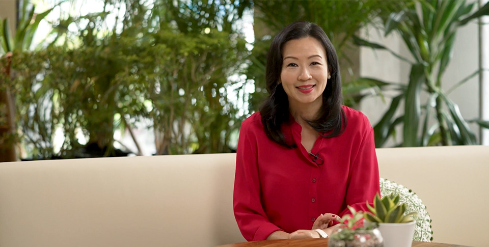 Cecily Ng, SVP & GM Singapore, showed us how Salesforce solutions are helping Tokopedia craft a seamless connected customer experience.