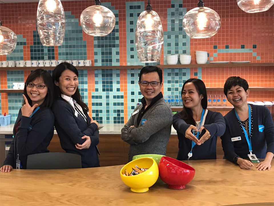 L-R: Jasmine Xu, Bonnie Chin, Travis Lim, Tammy Ang, and Brenda Rodrigues of the Singapore Workplace Services Team.