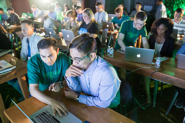 picture of developers at TrailheaDX