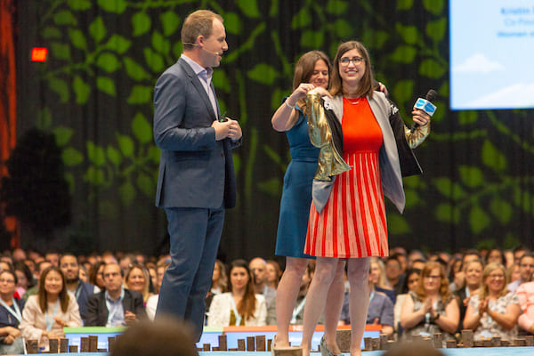 Bret Taylor honors Bond with a golden hoodie