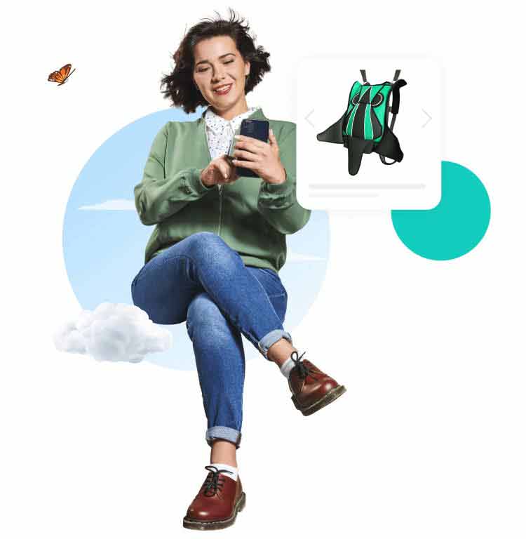 Paola regarde un appareil mobile en explorant ses options.