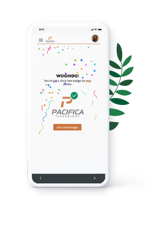 El producto myTrailhead se muestra en un dispositivo móvil, con hojas verdes detrás.