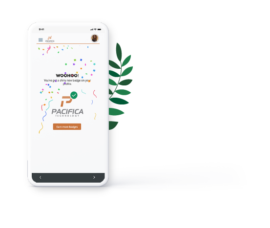 El producto myTrailhead se muestra en un dispositivo móvil, con hojas verdes detrás.