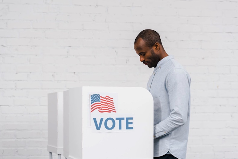 Man voting