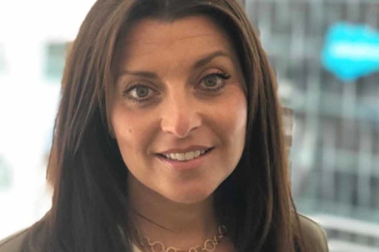 Photo of Suzana DelliSanti.