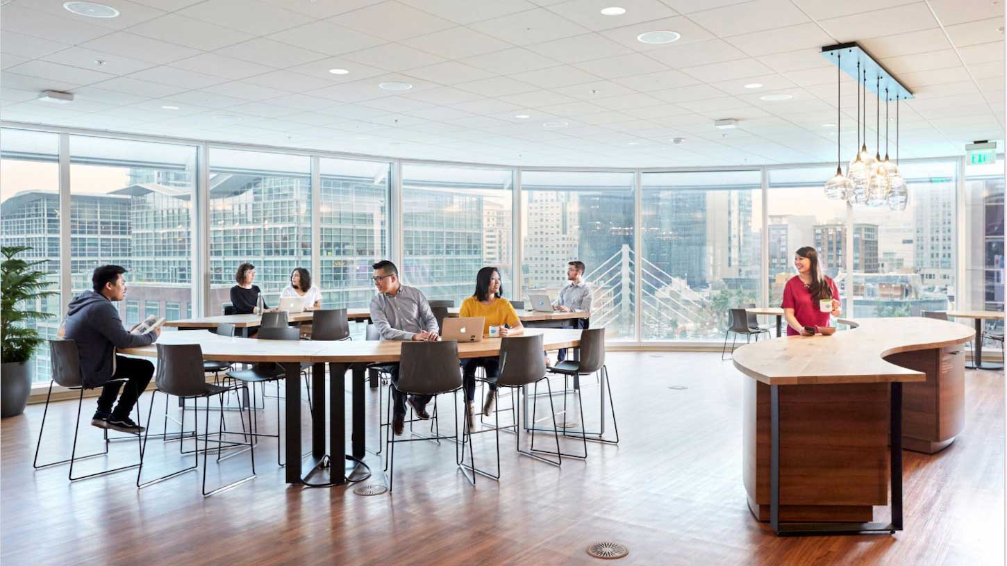 Sitting area overlooking Salesforce Transit Center Park