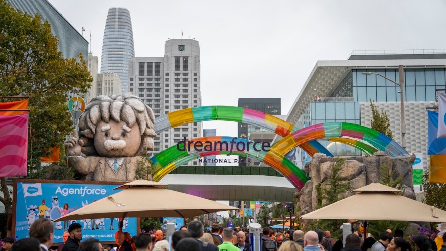 A view of the crowds at Dreamforce in San Francisco.