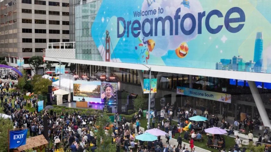 Dreamforce entrance.