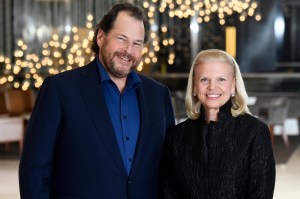 Salesforce e IBM anunciam parceria estratégica global