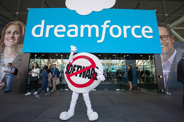 Watch Dreamforce '16 from the UK & Ireland with Salesforce LIVE