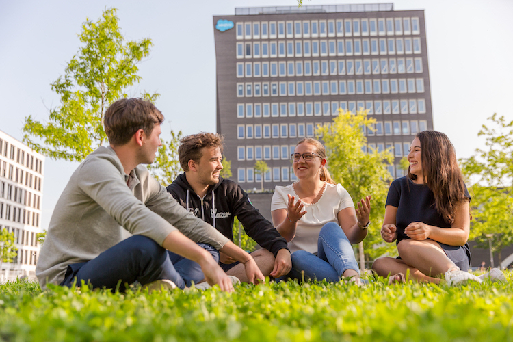 Ein Sommer bei Salesforce -  Praktikant:innen berichten