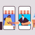 Eine Illustration zeigt zwei Smartphones nebeneinander. Zwei Personen geben sich die Hand aus dem Bildschirm heraus.