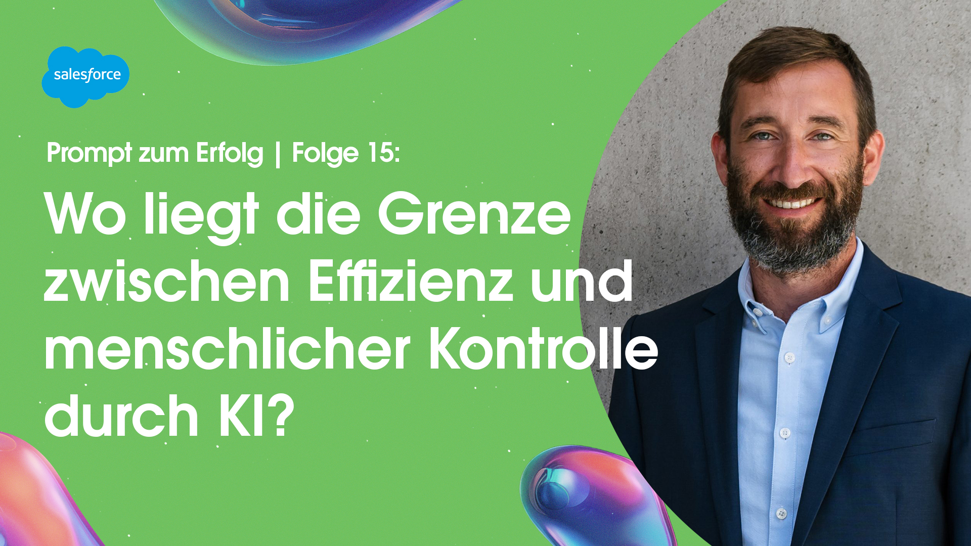 Podcast-Gast: Daniel Krauss von Flix - Mann mit Bart und vollem Haar, mit Azug, lachend
