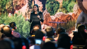 페르소나는 인터뷰, 설문조사, 청중 인사이트, 연구 등을 통해 수집한 질적 및 양적 데이터에 기반합니다. [Adobe Stock]