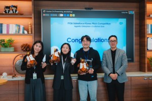 4 team member from Salesforce