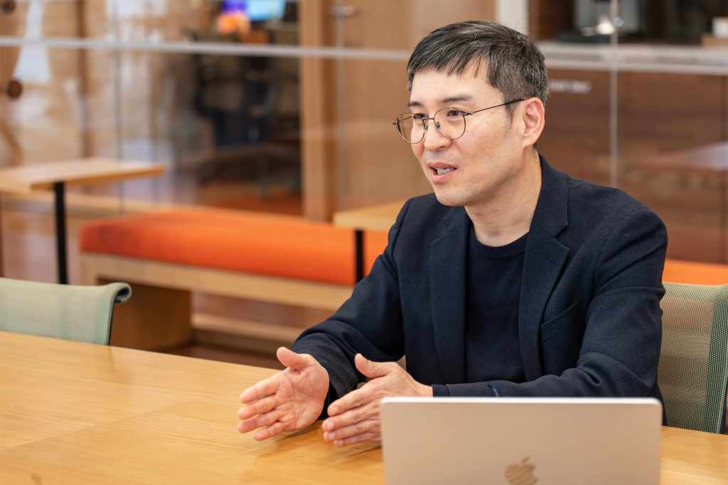 엄청 친근한 AI 콘텐츠 세일즈포스 코리아 임직원의 사진