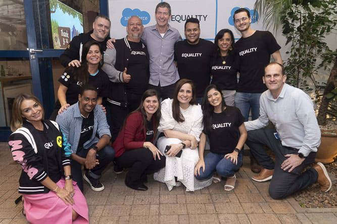Beatriz en una reunión del Grupo de Igualdad con Fabio Costa, Director General, con el objetivo de resumir el 2021 y debatir los objetivos para el año 2022.