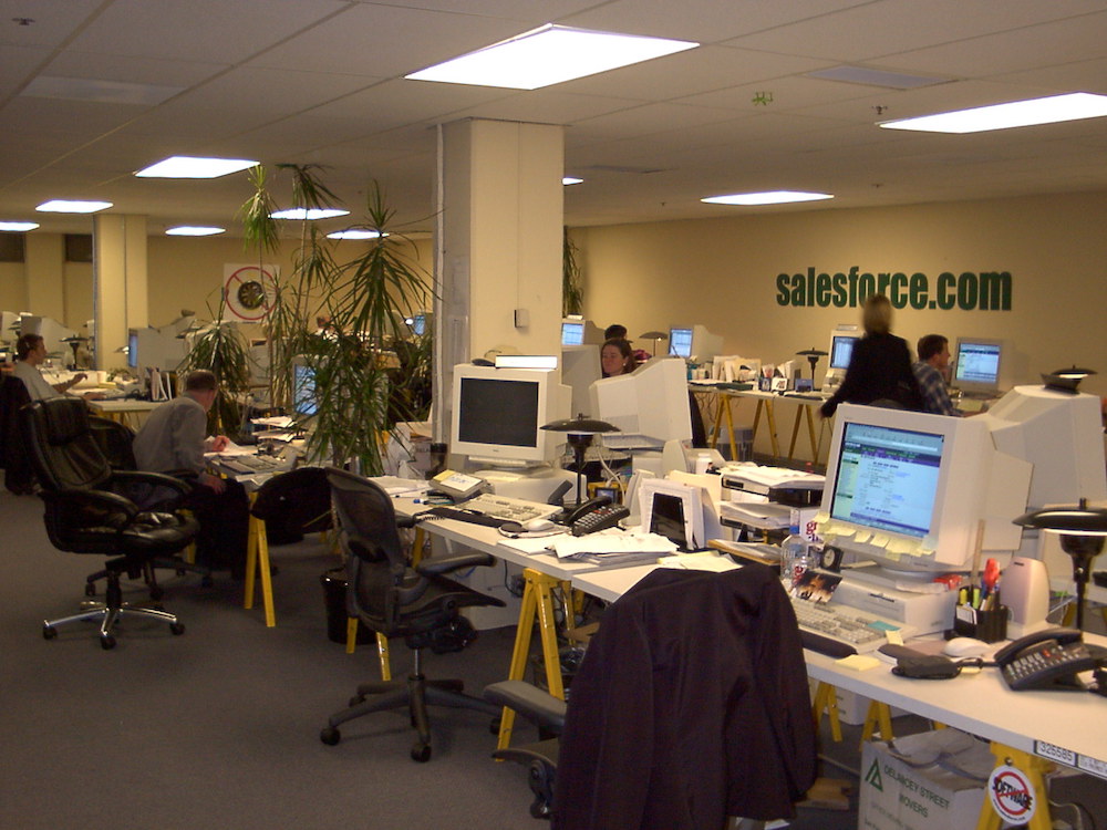 2000年頃の初期のSalesforceオフィス