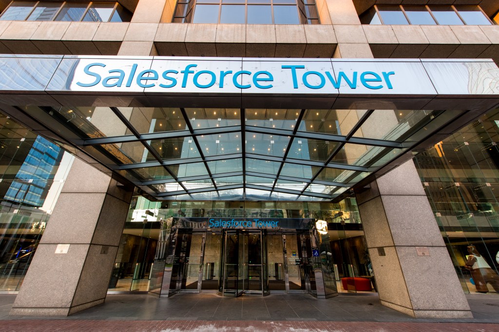 This is an image of the Salesforce Tower in Indianapolis