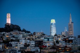 This is an image of the Salesforce Tower in San Francisco