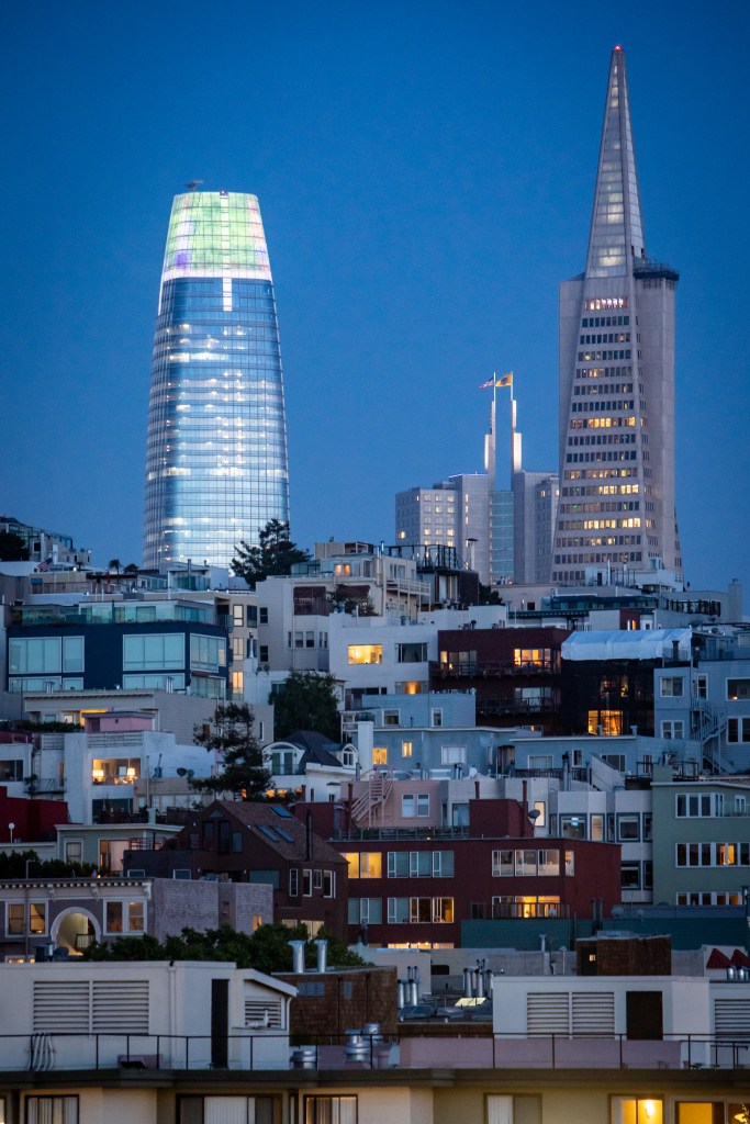 This is an image of the Salesforce Tower in San Francisco