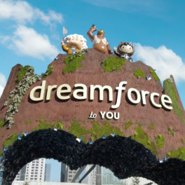 Dreamforce to You Keynote - Welcome sign