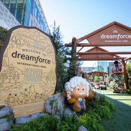 Dreamforce International Park signage