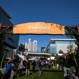 Dreamforce signage