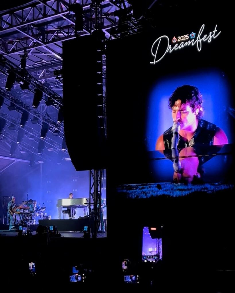 Benson Boone at Bayfront Park Stage